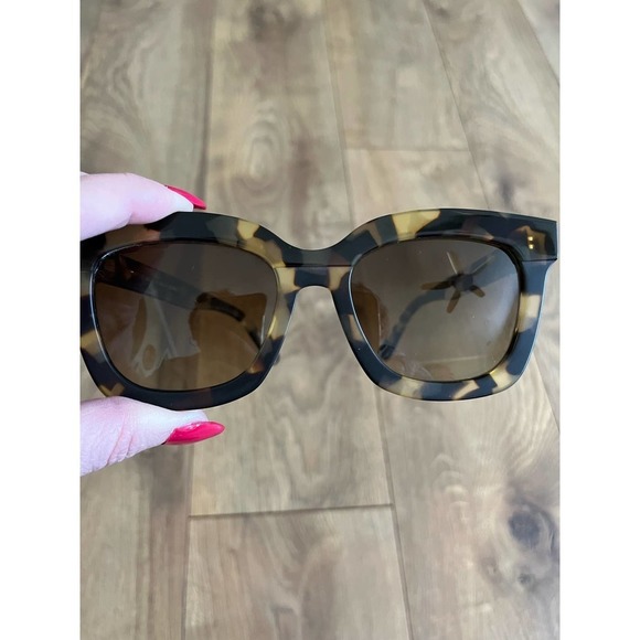 Women’s DIFF Carson Amber Tortoise Blue Steel Gradient Polarized Sunglasses​​​ - Picture 9 of 14